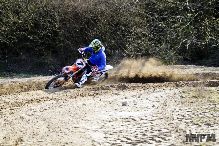 Räikkönen motorral röpködött 5 | Vezess Räikkönen motorral röpködött 5