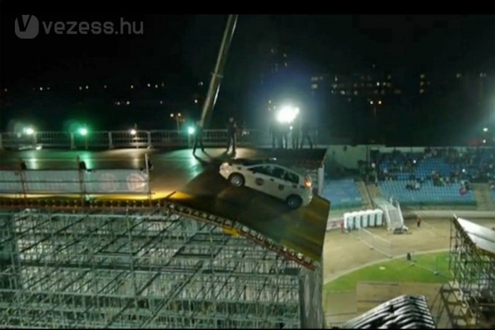 Nem, nem halt meg a sofőr