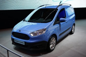 Megérkezett a törpe Transit