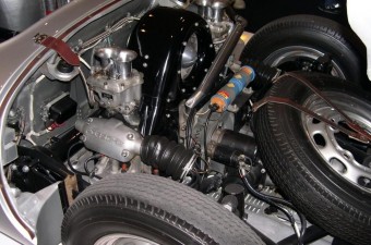 Négyhengeres boxerrel bővít a Porsche