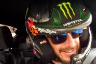 Pesten taxizott a volánzsonglőr Ken Block 2