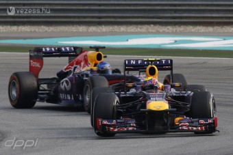 F1: Vettel kérjen bocsánatot a szurkolóktól!