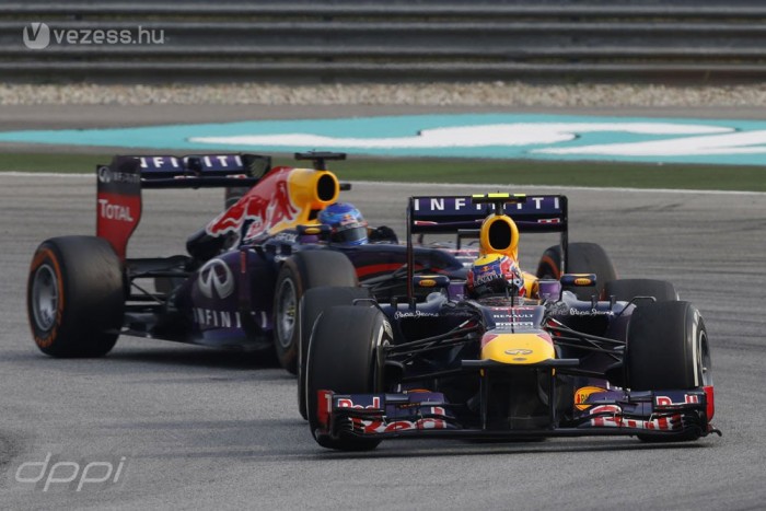 F1: Vettel kérjen bocsánatot a szurkolóktól!