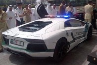 Aventadorral járőröznek a dubaji rendőrök 6