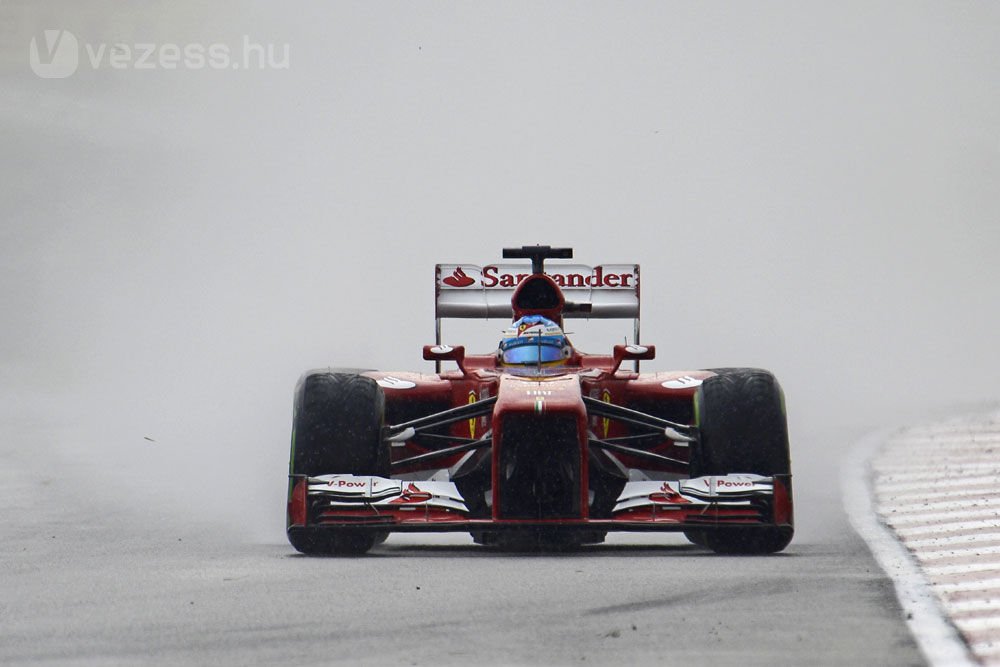 F1: Alonso fél az esőben 7