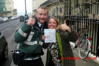 Lefotózta magát áldozataival a parkolóőr