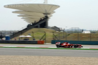F1: Alonso odavágott az utolsó edzésen