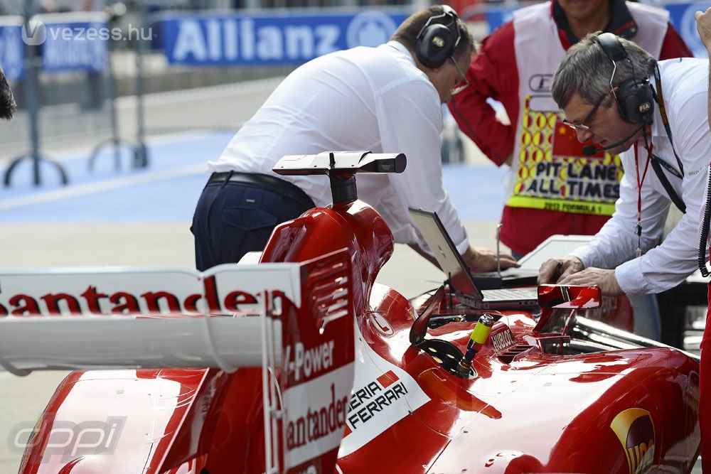 F1: Hamiltoné a pole, Räikkönen a 2. 13