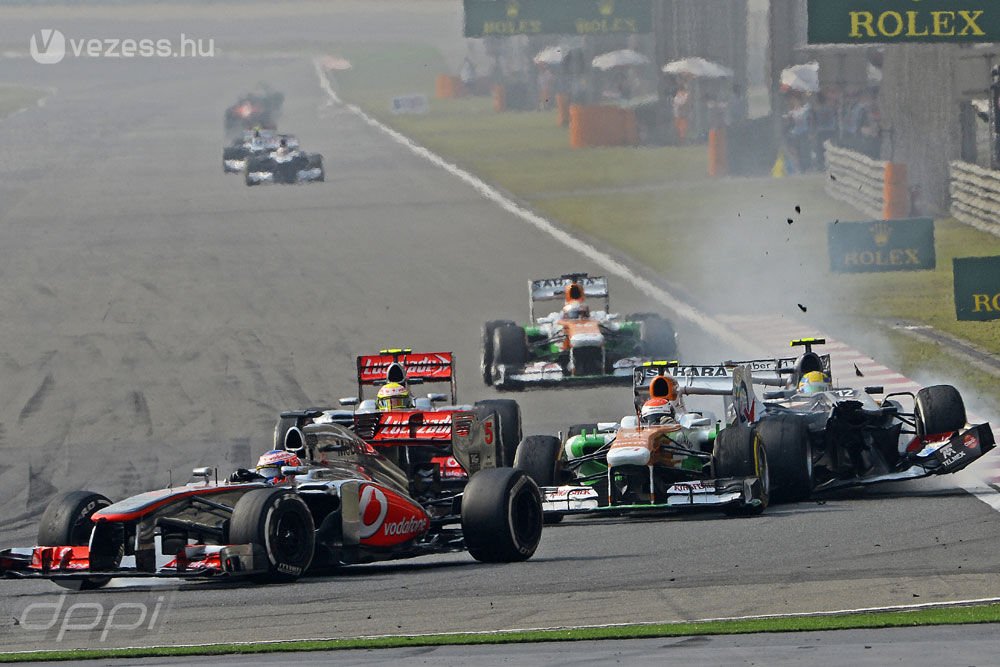 F1: Alonso nyerte a kínai gumicsatát 30