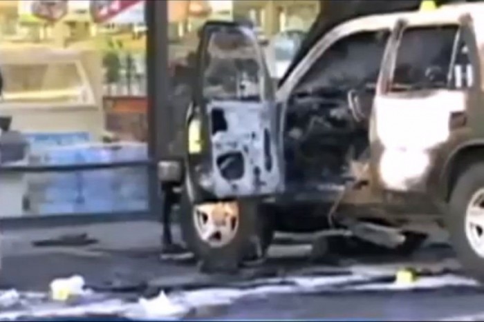 Nem kapott tőle pénzt, rágyújtotta az autót 4