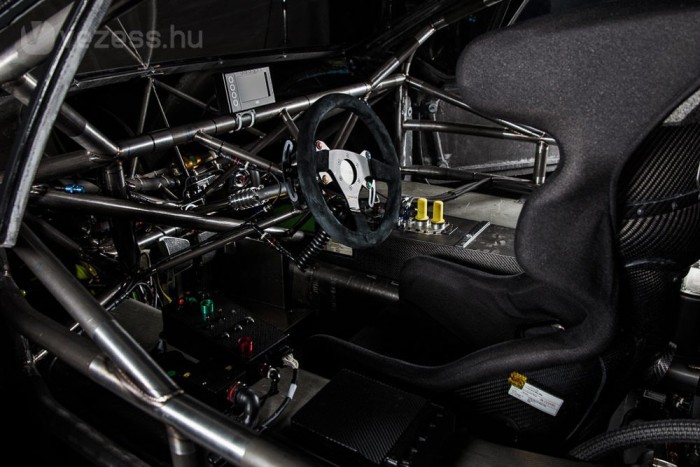 875 LE – 875 kilóra 7