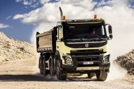 Az új Volvo FMX 11 és 13 literes, Euro 6-os motorokkal rendelhető. A D13 380-540 lóerő közötti, míg a D11 330-450 lóerő közötti teljesítményszintekkel készül