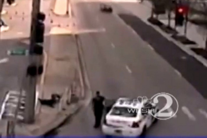 Zebrán gázolt hajléktalant a rendőr