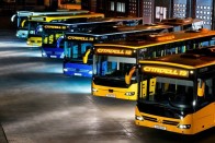 Pécs tíz autóbusz bérel majd, ebből négy korábban gyártott prototípus: két sárga szóló és csuklós Citadellt, továbbá két darab kék-szürke szóló és csuklós kivitelű Citadellt