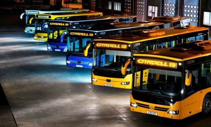 Pécs magyar buszokat bérel 2 Pécs tíz autóbusz bérel majd, ebből négy korábban gyártott prototípus: két sárga szóló és csuklós Citadellt, továbbá két darab kék-szürke szóló és csuklós kivitelű Citadellt