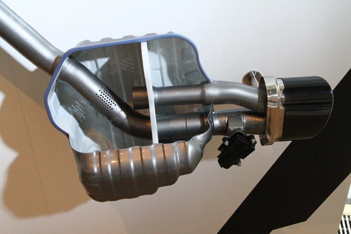 A kis műanyagházas bizgentyű engedi szabadjára az üvöltést