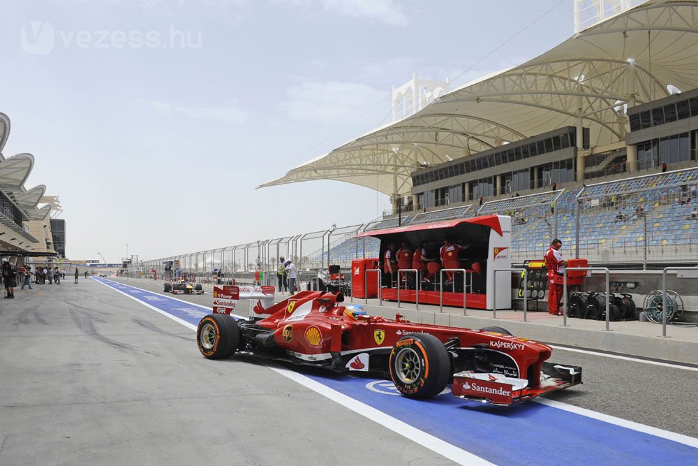 F1: Alonso az élen, nyakán a mezőny 11