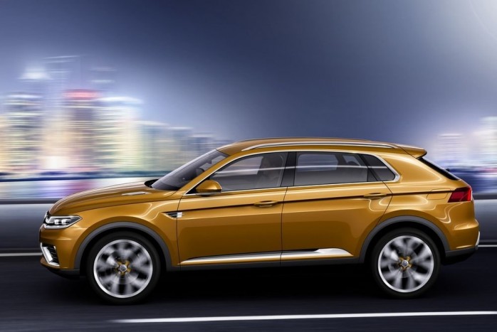 Ez lehet az új VW Touareg 9 | Vezess Akár 135 km/órával képes tisztán elektromos üzemben haladni az autó. Külön hajtáslánc vezérlés van terepre (első villanymotor folyamatosan áramot fejleszt a hátsónak), és pusztán benzinesként is működtethető a tanulmány.