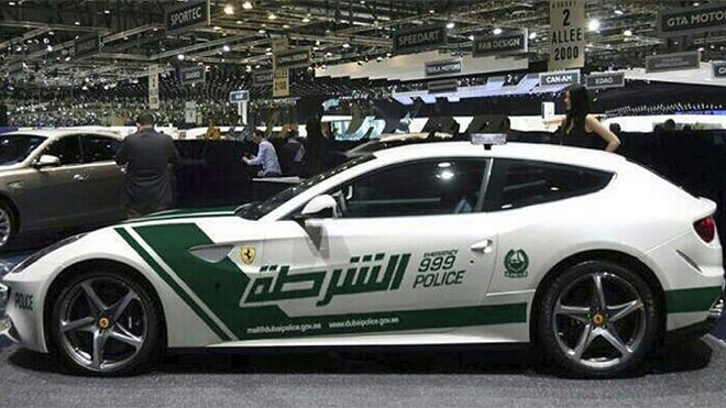 Ferrarit is kaptak a dubaji rendőrök 6