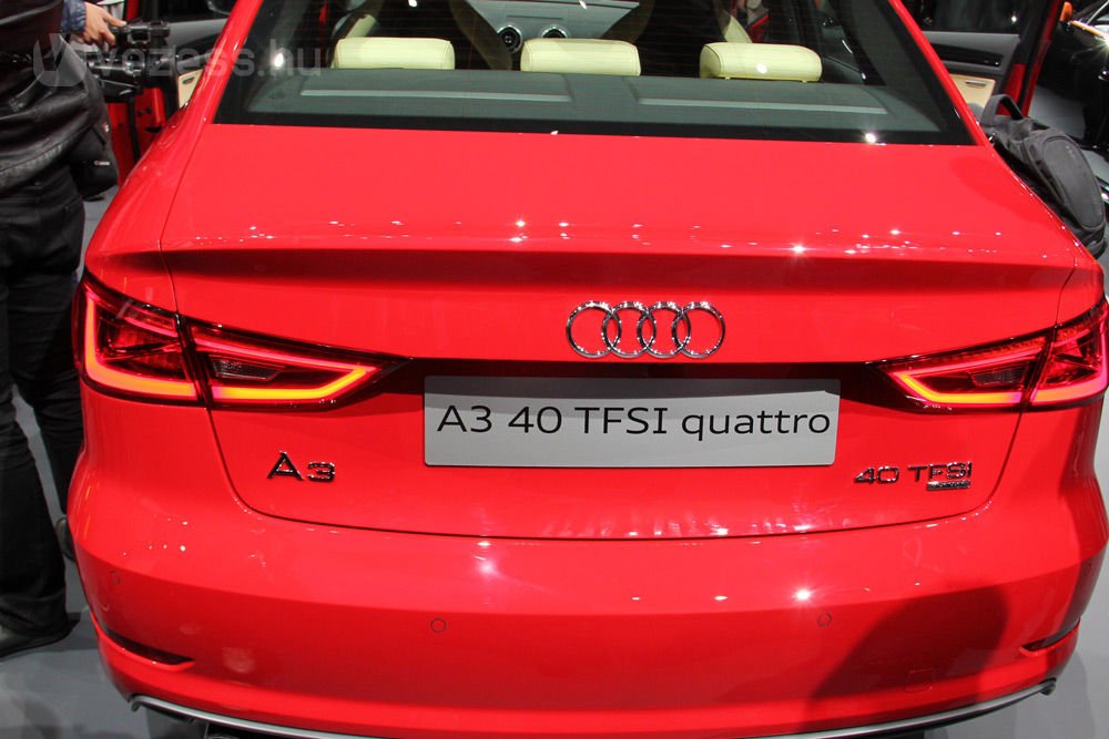 Csak Kínában jelzik az Audikon kétjegyű számok a motor teljesítményét, nálunk marad az 1,8 TFSI felirat