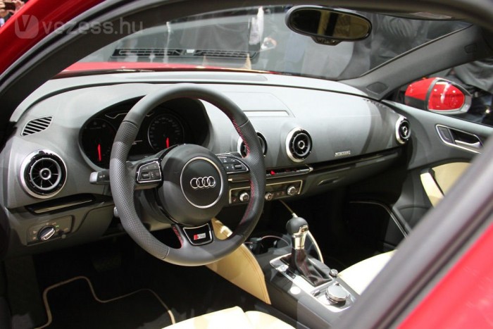 Elegáns, visszafogott és nagyon jól össze van rakva a limuzin belső tere