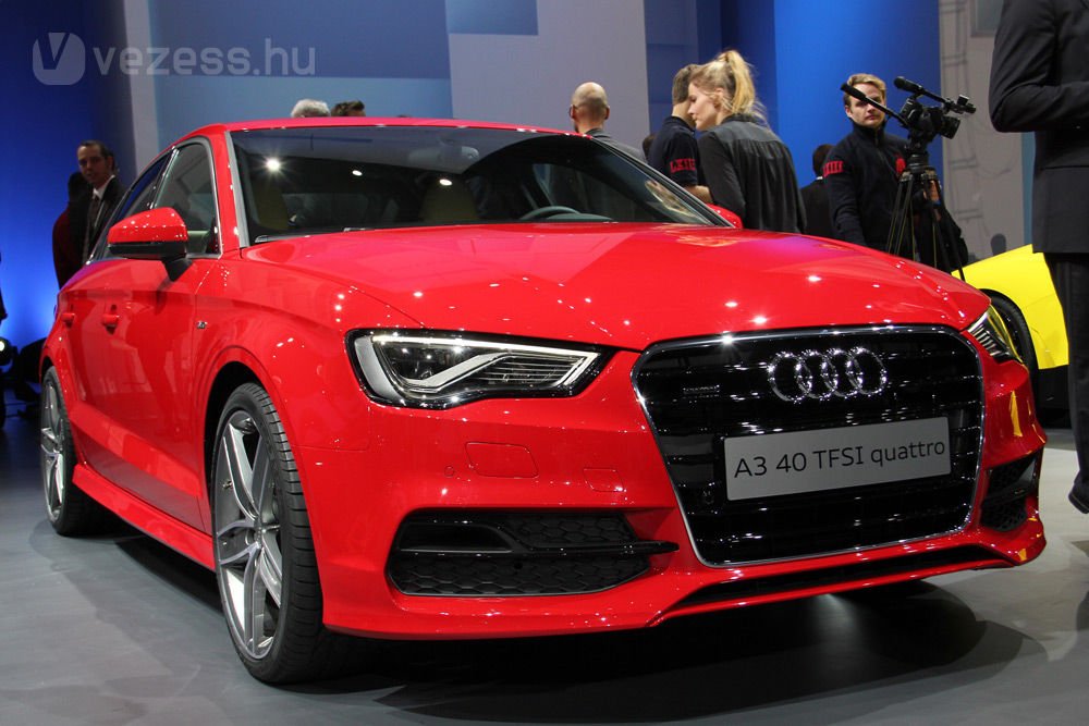 Sanghajban, az autókiállítás előestéjén az Audi megmutatta a Győrött gyártott A3 szedánt. Az autót sportos limuzinnak titulálták, amiből a limuzin is hangsúlyos