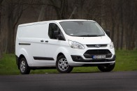 A legutóbbi, 2006-os modellfrissítés után végre tisztességesen megújult a Ford Transit. Kényelmes vezetőállás és temérdek érdekes apróság került a 2013-as Év Kisáruszállítójának is megválasztott modellbe.