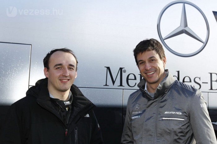 F1: Kubica titokban a Mercedesnél dolgozik?