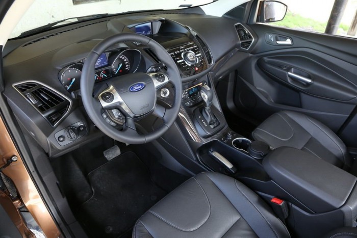 Ismerek embert, aki megrendelte. Jól tette! 7 | Vezess A 9,3 milliós Ford beltere igényes, finoman kidolgozott. A hasonló méretű prémiummárkák sem kínálnak sokkal különbet