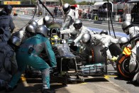 F1: Behódolt a Pirelli 11