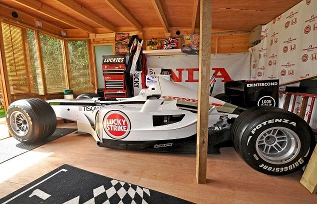Otthon épített F1-es autót, 3 millióból 3