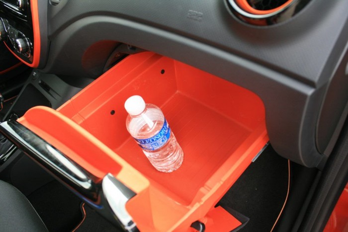 Ne sértsük meg azzal, hogy kesztyűtartónak hívjuk 