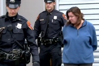 Lövöldözni vitte gyerekeit az anya