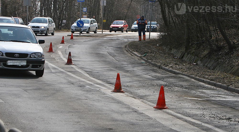 Ha sok lyukat találnak, egy nagyot csinálnak belőle