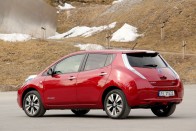 Nissan Leaf grillázsból Magyarországon 59