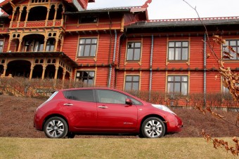 Nissan Leaf grillázsból Magyarországon