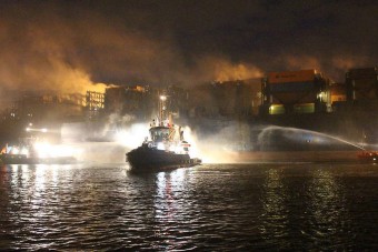 Tűz pusztított egy autószállító hajón