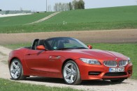 Isteni a forma, a Z4 roadster minden lottóötös-garázs biztos tagja