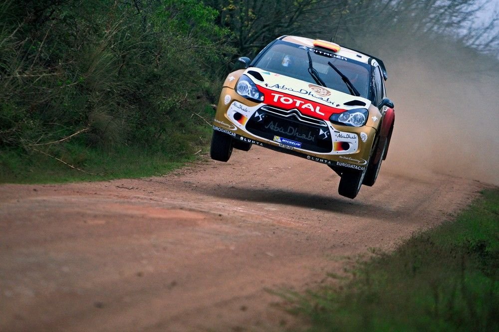 Ogier veri Loeböt Argentínában 13