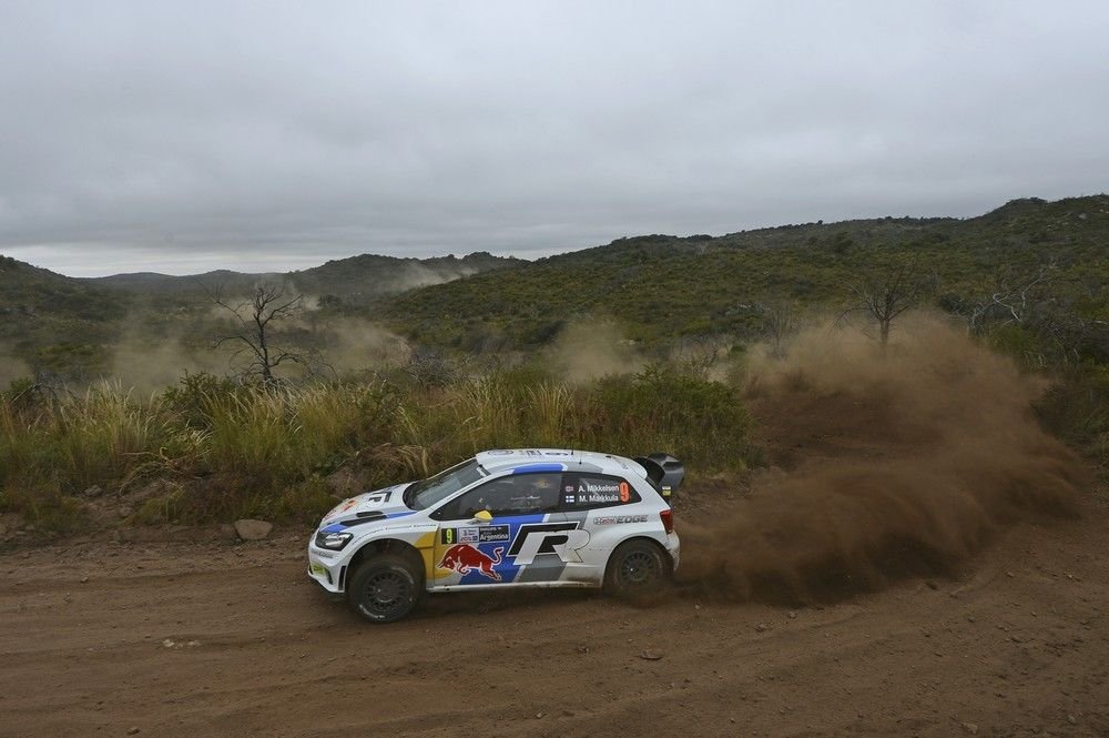 Ogier veri Loeböt Argentínában 18