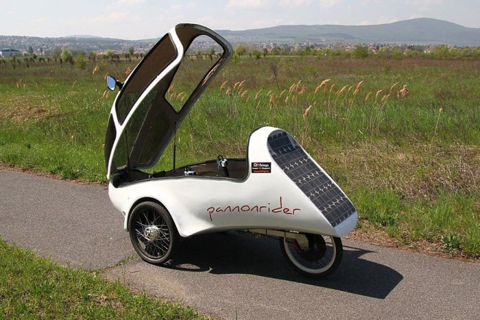 Teleszkópok emelik a magasba a tetőt