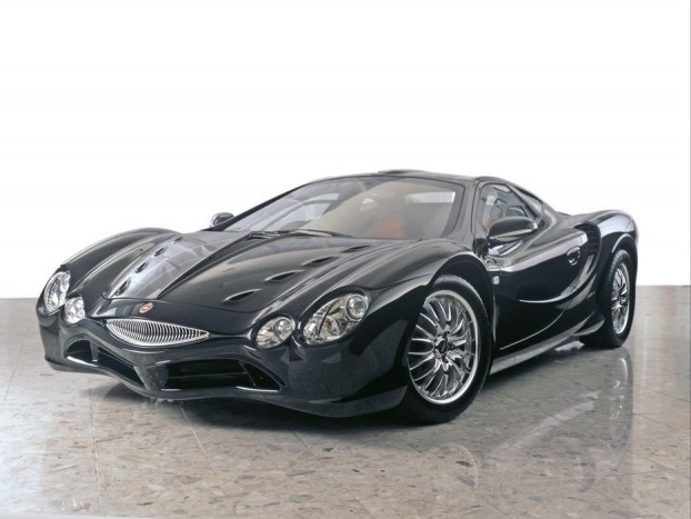 Top 10: a legbénább autók 10 1. Mitsuoka Orochi. Érdemes volt belekotorni a japán belpiacra dolgozó cég múltjába, az Orochi helyből aranyérmes csúfság lett. Bár 2001-ben, tanulmányautó-korában még Nutella néven futott, nem maradt mókás ujjgyakorlat. Az Orochi 2006-tól volt megvásárolható, nevét egy rettegett sárkányról kapta. A japán mitológia szerint az egyik első sárkányszerű teremtmény, Yamata-no-Orochi, egy hatalmas, fiatal nőket felfaló kígyó volt fejjel és nyolc farokkal - olvasható itt