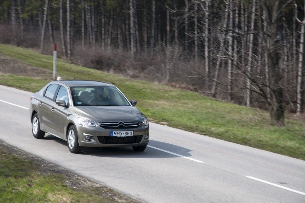 Jól rugózik és energikusan gyorsul a csupán 72 lóerős Citroën