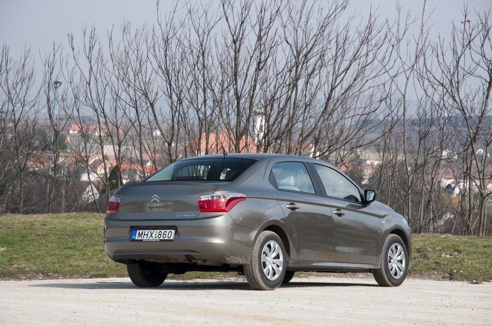 Egy kombi nagyon kéne belőle, mint a Daciának a Loganból. A Rapid és a Toledo praktikus ötödik ajtóval nyújt többet, sokkal magasabb áron