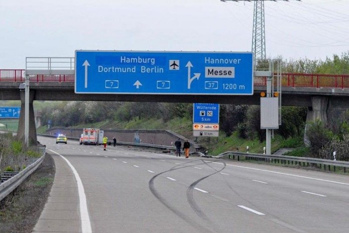 Durrdefekt háromszáznál 7 | Vezess Durrdefekt háromszáznál 7