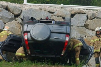Fejreállt a családi autóval a kétéves gyerek