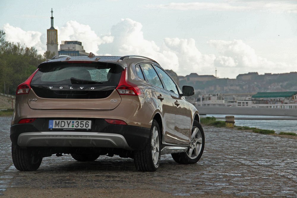 Volvo V40 Cross Country – Egy marék nyugtató 10