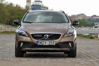 Volvo V40 Cross Country – Egy marék nyugtató 2