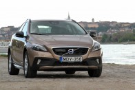 Volvo V40 Cross Country – Egy marék nyugtató 28