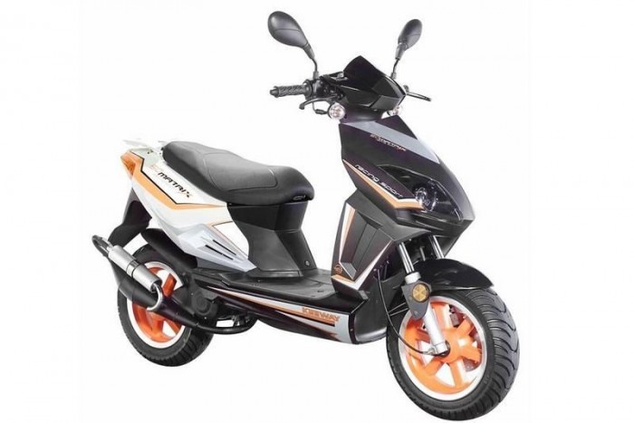 Autós vagyok, de robogózni akarok 10 | Vezess Szép a Keeway Matrix, és nem is drága - viszont hosszú távon minden kínai robogónál számíthatunk arra, hogy az árelőny okai sorra kiderülnek